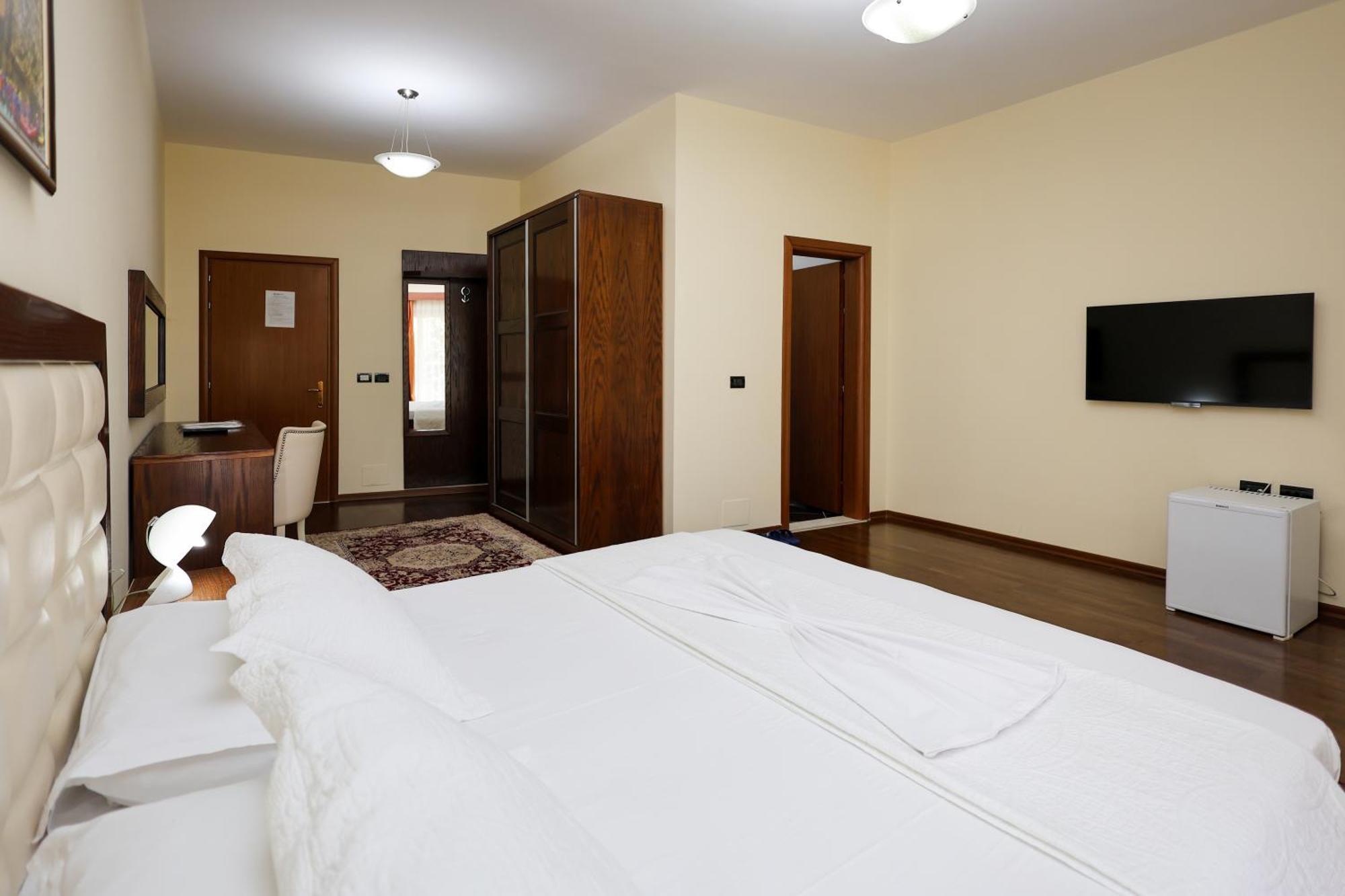 Hotel Kanione Cerenisht المظهر الخارجي الصورة