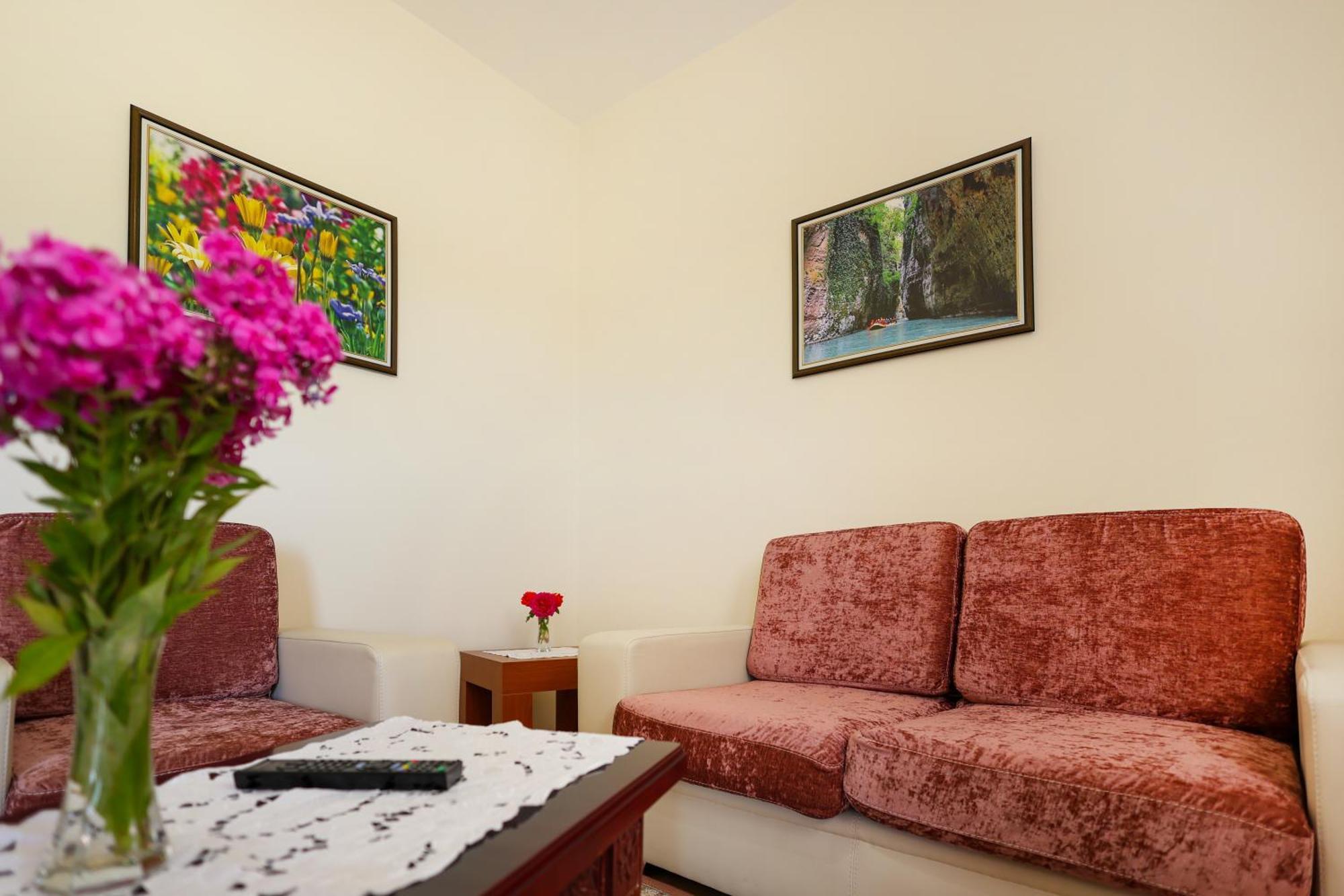 Hotel Kanione Cerenisht المظهر الخارجي الصورة